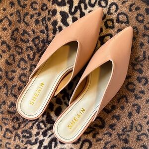 kitten heel Pointed Mules